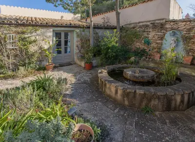 Jardín al aire libre en Wonderful comfortable finca in the Burga valley