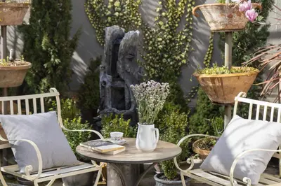 Jardín al aire libre en Villa-Mari