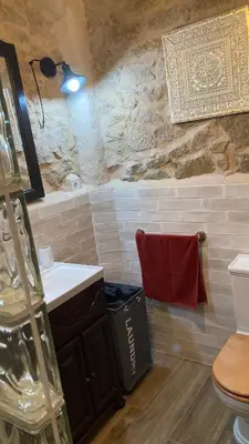 Un baño de La gallina