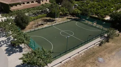 Instalaciones para jugar a tenis o squash en Vall d'Àger Resort & Camping o alrededores