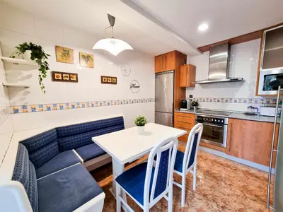 Una cocina o zona de cocina en El Reloj del Pilar ComoTuCasa