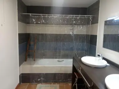 Un baño de La Noguera