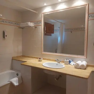 Un baño de Hostal Tastavins
