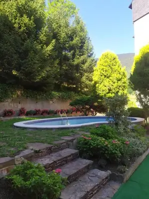 Piscina en o cerca de Dúplex abuhardillado con parking